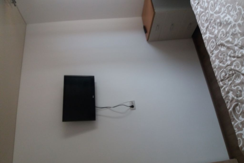 Loading photo ...